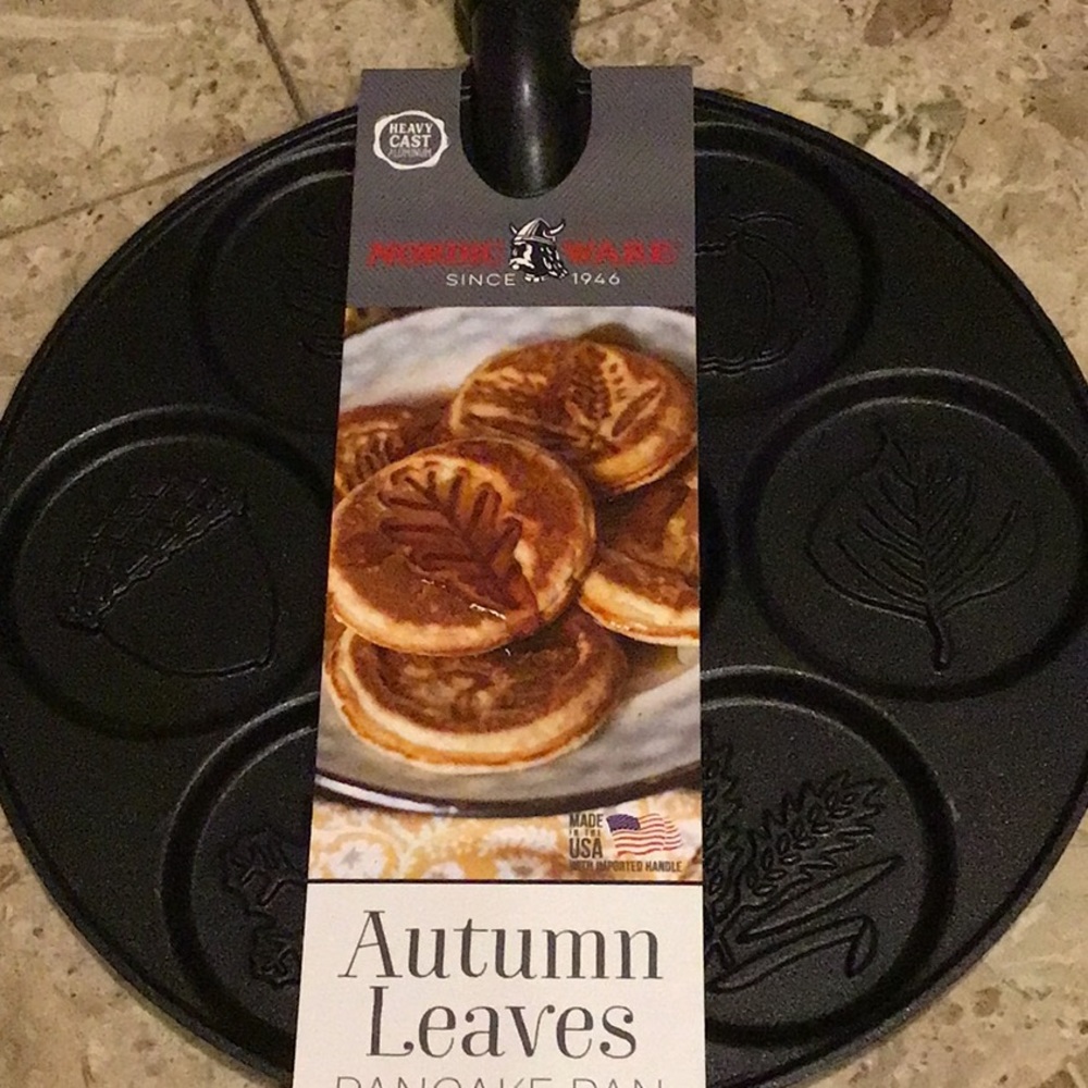 Nordicware Autumn Leaves dollar Pancake pan. Cast aluminum, made in USA new